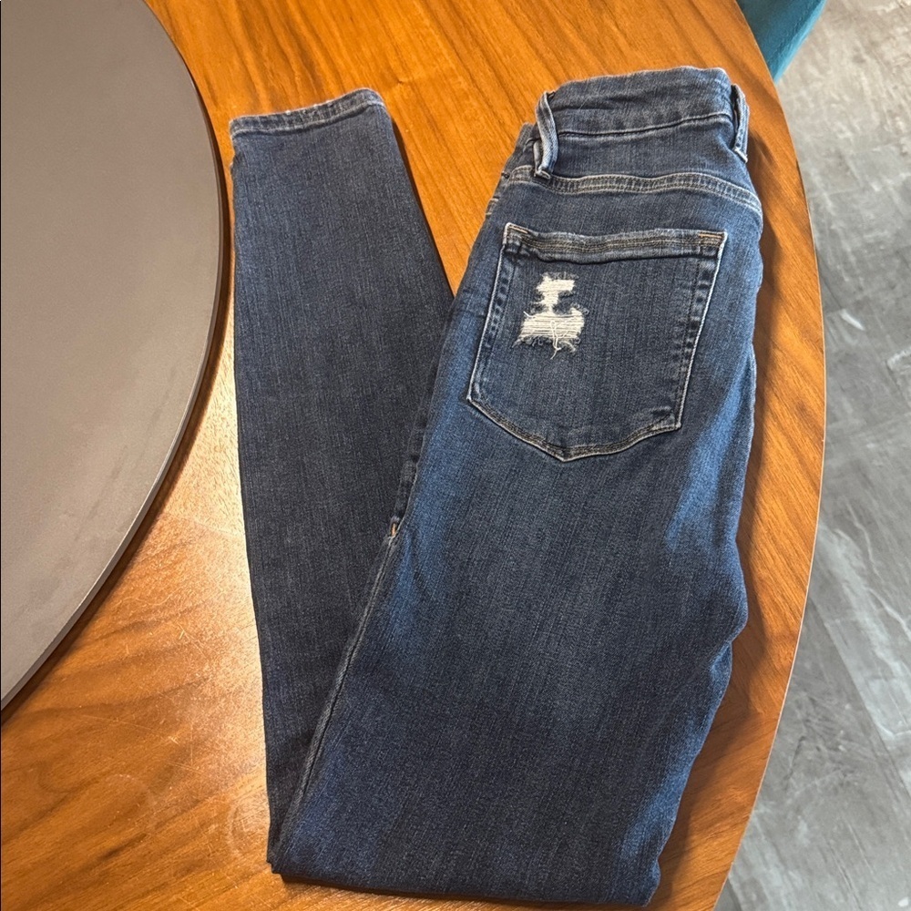 Good American Good Waist Skinny Jeans - Picture 7 of 7